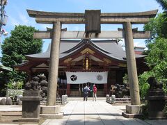 北上して国道4号線を渡ると素盞雄神社。6月には天王祭が行われるそうです。