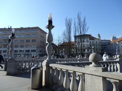 リュブリャナで一番見たかったものの一つの三本橋です。旧市街と新市街を結んでいます。