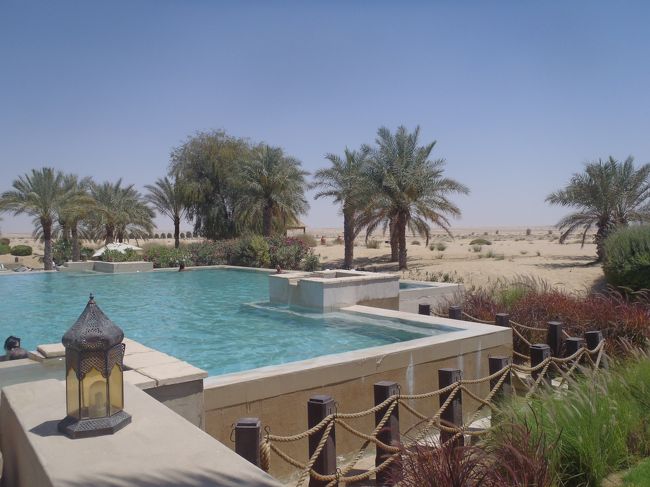 パブリックビーチから、タクシーで５０分ほど。<br />１８０Dｈ　ﾄﾞﾊﾞｲ空港で換えたDHはレートが悪くて１Dｈ約３６円Σ(ﾟДﾟ)<br />６５００円くらい。<br />チップがてら、２００Dｈをお支払！