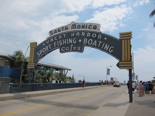 サンタモニカビーチです。