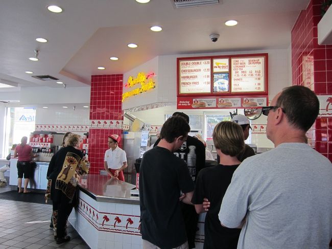 これも西海岸にしかないイン・アンド・アウト・バーガー。東海岸にも進出してほしい。