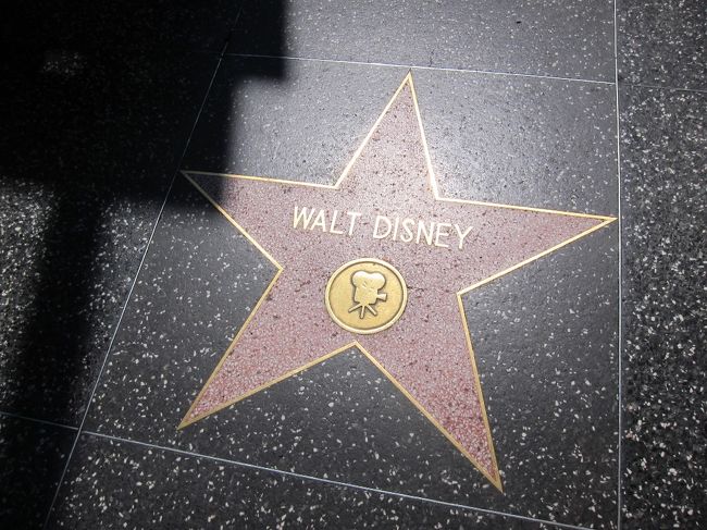 ハリウッドに行ってみました。ウォルトディズニーのパネル。