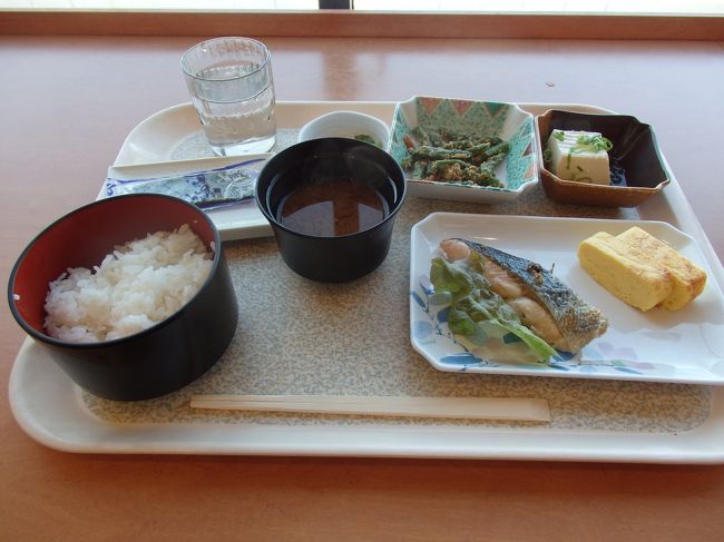 いつものように、ＭＫタクシーを予約して伊丹空港へ<br /><br />なんとチェックインの時、ミュンヘンでの乗り継ぎ時間が短いと警告が出ているという理由で、時間がかかった<br />ミュンヘン乗り継ぎは、ＡＮＡのサイトで表示されてものをそのまま予約したのに・・<br /><br />身体のほうは、まだ少しだけだるい気がするが、食欲も戻り朝ごはんをいただきます