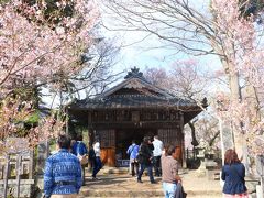 【新城藤原神社】
天下統一を目指す織田信長に武田氏が滅ぼされるその少し前、
信長の嫡男・信忠が率いる大軍の前に奮闘しながらも自刃した
亡き武田信玄の五男で勝頼の異母弟である仁科信盛を祀った神社

江戸時代に時の譜代大名・内藤家により造られたとか
