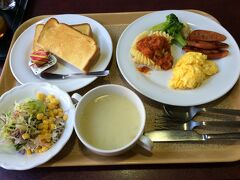 ホテルまるきの朝食。
洋食と和食が選べます。
こちらは洋食。
これにジュースとコーヒーが付きます。
ボリューム満点。