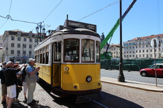 地上に降りてフィゲイラ広場から１２番の市電でバイシャ地区を一周します。