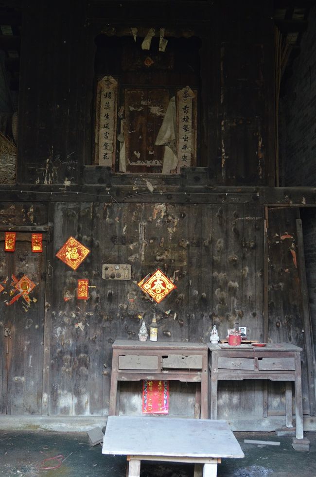 先代を祀っていたのだろう。