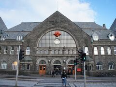 ベルゲン駅(Bergen)とパワー通り(Strømgaten)

https://www.nsb.no/