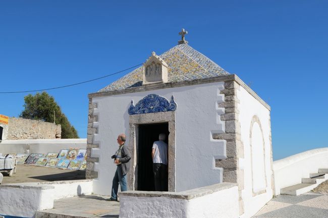 メモリア礼拝堂。この横を通ると展望台へいけます。