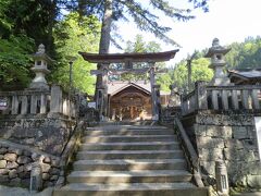 なんとこの神社は、坂本龍馬が脱藩する際に旅の祈願をしに立寄ったと言われています。