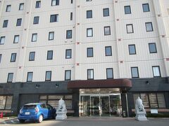 本日の宿泊先、セントラルホテル伊万里です。

連休で思うような宿の確保はできなかったのですが。。。

まだ新しく、駅にも近く、朝食は無料で、お値段も安く、

なかなか良かったです。。。