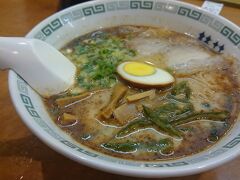 桂花ラーメン(小)。
一日の締めのラーメン。桂花の本店が近くにあったので、小さいサイズをいただきました。
桂花のラーメンはむかし食べたときはあまり得意ではなかったと思うのですが、とても美味しくいただきました。