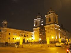 ライトアップのサンフランシスコ教会。