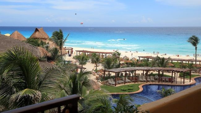 ●ユカタン半島の先端に位置する美しいカリビアンリゾート・カンクンへ