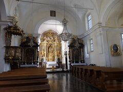 聖母被昇天教会の中にやってきました。
誰もいませんでした。