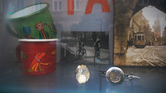 雑貨屋さんのショーウィンドウ。