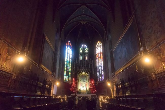 教会で雨宿り（すみません）