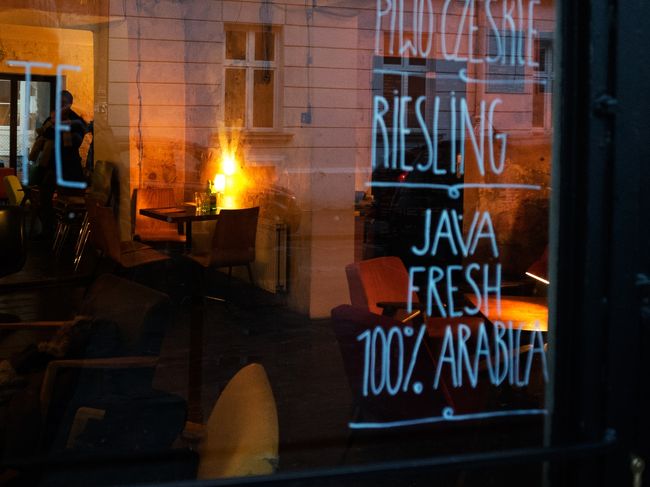 なかなか注文を聞きに来ない<br />お洒落なカフェ。