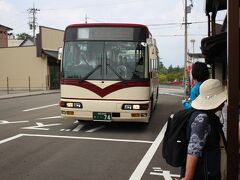 東尋坊から三国町へこのバスで向かいます。