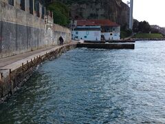 10分ほど歩いたら、レストランが見えてきました。