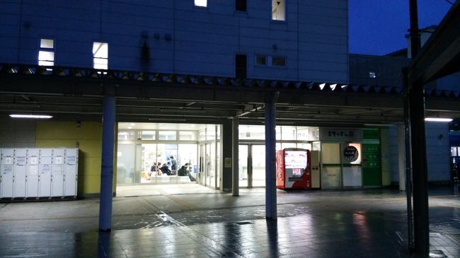 富山駅北口は、それとわかる目立った表示もなく、かなり殺風景。