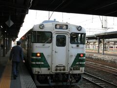 17:50　秋田駅に着きました。（男鹿駅から60分）

お疲れさまでした〜本日の乗り鉄は「これにて一件落着〜」でしょうか？

