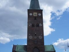 オーフス大聖堂(Aarhus Domkirke)とストア広場(Store Torv)

http://aarhusdomkirke.dk/