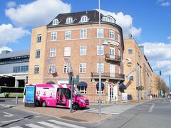 ダンホステルオーデンセ(Danhostel Odense City)(ユースホステル)と東駅前通り(Østre Stationsvej)

http://odensedanhostel.dk/

https://www.hihostels.com/hostels/odense-city