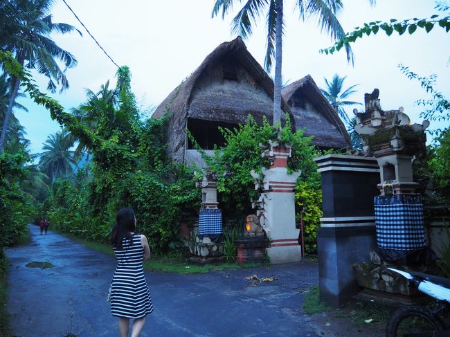 そして、向かいのAnom Bungalows。