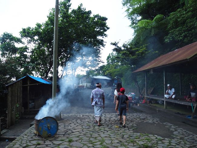 我々は次の予定がありますので引き返します。