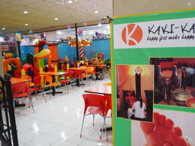 買い物の前に目的の一つであるフットマッサージを受けます。<br /><br />HARDY’Sに入って直ぐ左手の階段を2階に上がって、その先にあるKAKI-KAKIというマッサージ店です。