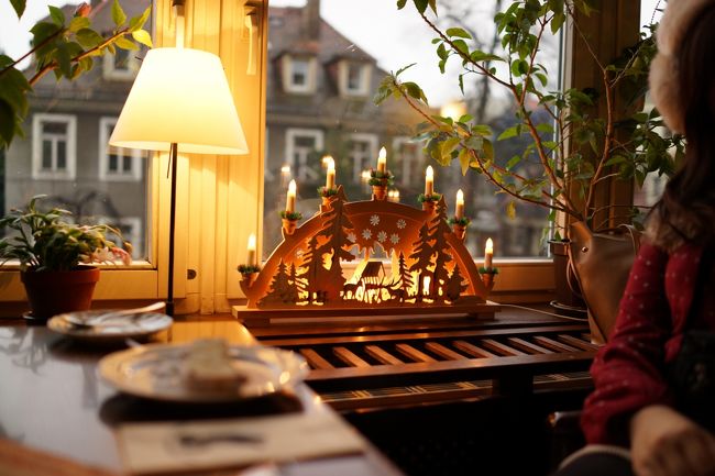 ドレスデンへ<br /><br />ここは世界一美しい牛乳屋さん<br /><br />一階はショップ二階はカフェレストランになっている。