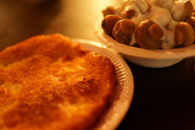 マッシュルーム煮 3ユーロ<br />フライドポテト？ 3ユーロ<br /><br />妹と半分こ