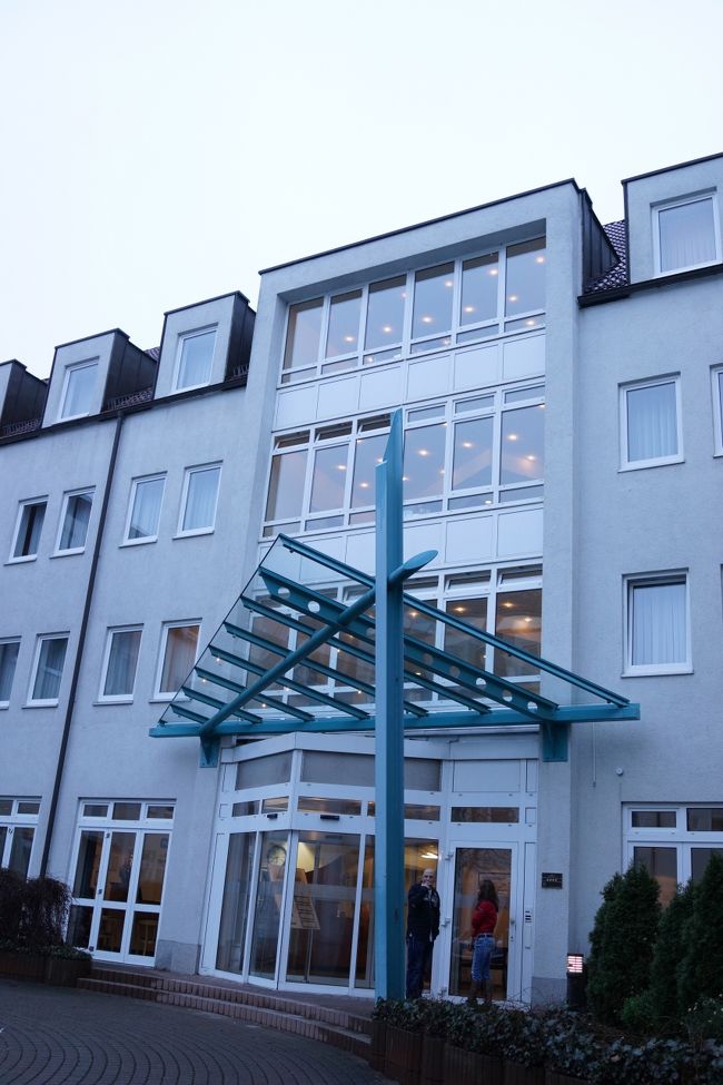 朝ちょっとホテルの周りを散策。<br /><br />なんかずっと雨です。