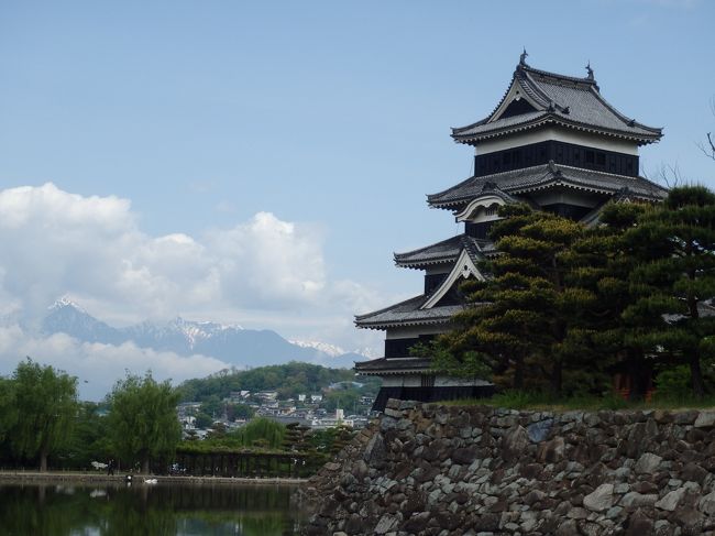朝の松本城<br />夜と朝に散策！