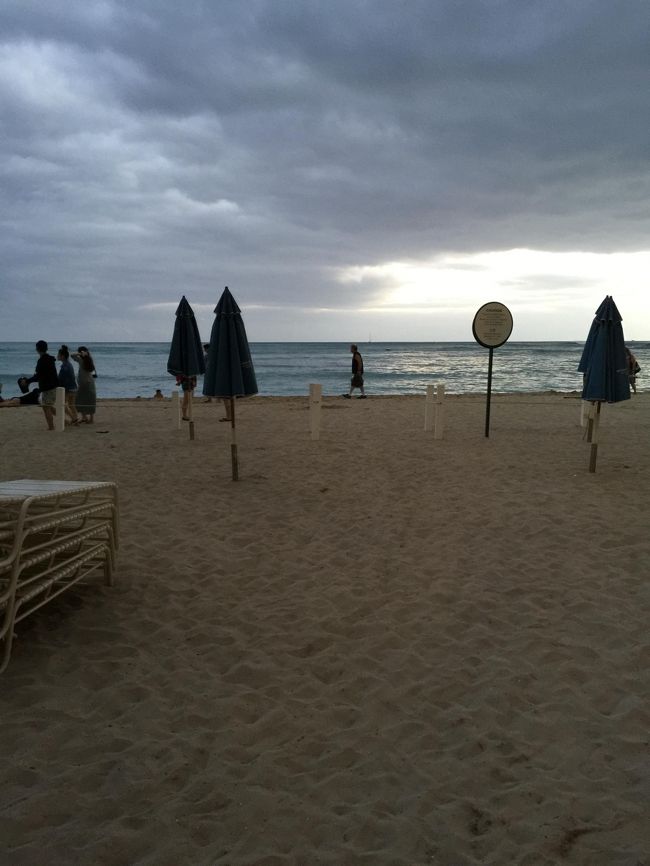 ワイキキ散歩したり。<br />風が本当にここちいいのでお散歩が楽しいです。