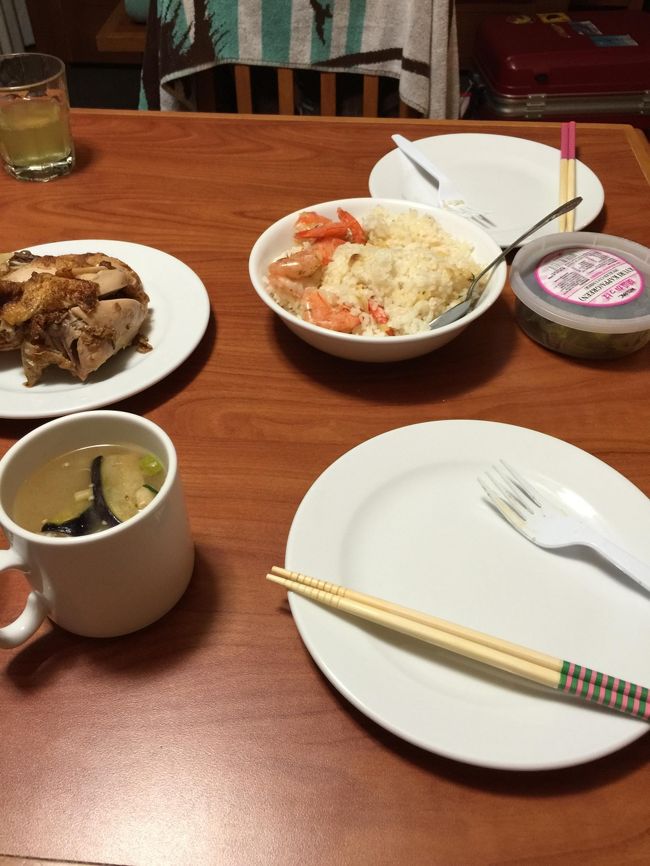 フリフリチキンで晩御飯。<br />きゅうりの漬物は外せない（笑<br /><br />明日は早起きしてクアロアです。<br />おやすみなさいーー！