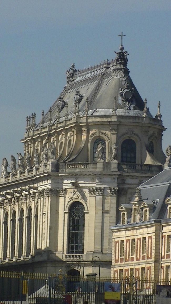 先ほどの王宮礼拝堂・<br />ルイ16世とマリーアントワネットの<br />婚礼もここで行われたそうです。