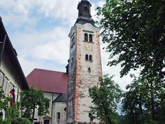 聖マリア教会の前まで上ってきました。

Ｋ国の観光客が先に観光しているようで、少し時間を調整しながら進みます･･･なぜなら、皆の目的はひとつ！「幸せの鐘」鳴らしにあるわけで

それには順番待ちが必要だからです