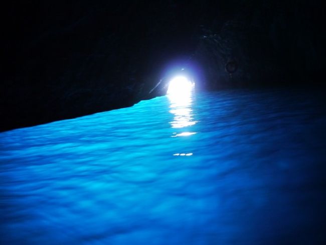 魅惑の南イタリア ３ カプリ島の神秘スポット 青の洞窟 の奇跡 青の神々に２度呼ばれた日 カプリ島 イタリア の旅行記 ブログ By Miracleさん フォートラベル