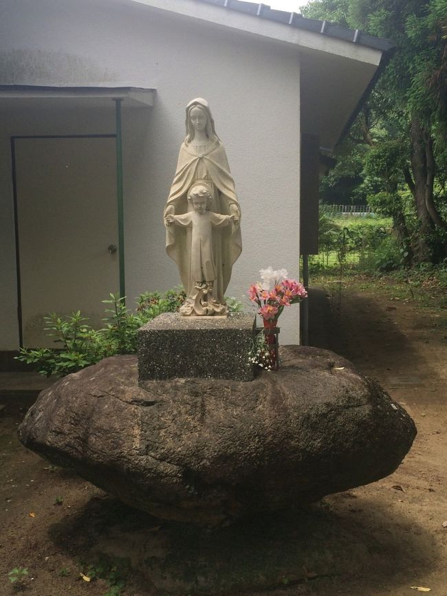 途中、教会がありました。