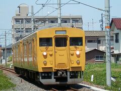 2015.05.24　長府
ＥＦ６６の写真を撮りに訪れたことのある長府でトワイライトを狙う。こんなにいい撮影地なのに撮影者は思ったより少なく１０人程度。まずは１１５系先頭改造車。ＥＦ６６−２７が全検通って本線復帰したのでまた来ねば…

そのときの記録
ＥＦ６６−２４
http://4travel.jp/travelogue/10945154

ＥＦ６６−２７☆祝！全検パス！本線復帰！☆
http://4travel.jp/travelogue/10945138