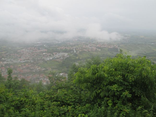 サンマリノガスが立ち込め下界が見えない。