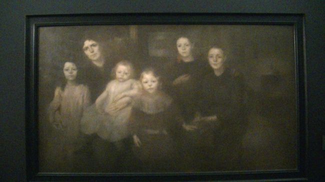 Eugene Carriere<br /><br />La Famille du Poitre・<br />ウジェーヌ・カリエール・<br /><br />フランスの画家でロダンと親交が<br />深かったそうです。<br /><br /><br />素朴な雰囲気が好き・・