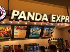 晩飯は、ささっと済ませたいので、ここPANDA EXPRESS(略 PANDEX)にする。