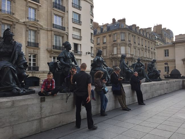 六大陸・・ヨーロッパ・アジア・<br />アフリカ・北米・オセアニア・<br />南米・1878年<br /><br />左から右へ<br /><br />ピエール=アレクサンドリア・<br />ションヴェルク<br />1820-1885<br />アレクサンドル・ファルギエール<br />1831-1900<br />ウジェーヌ・ドラプランシュ<br />1836-1890<br />エルネスト=ウジェ-ヌ・イオル<br />1834-1886<br />マチュラン・モロー<br />1822-1912<br />エメ・ミレー<br />1819-1891<br />