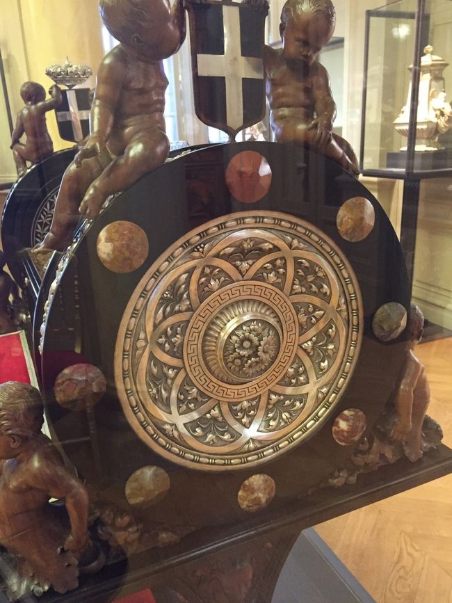 レストラン内部・・<br /><br />本日は営業時間が過ぎています<br /><br />外から写しました