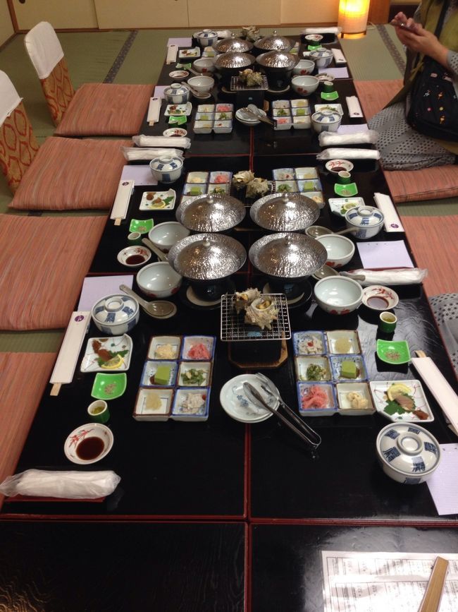 温泉に入って宴会です。