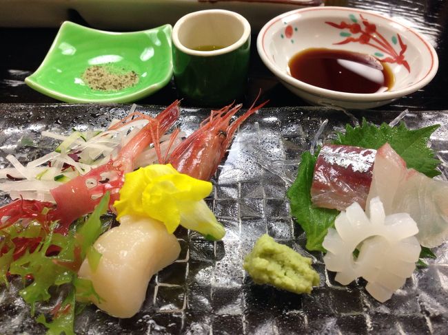 お刺身は、オリーブオイルと塩でいただきました。美味しいオリーブオイルで、お刺身と合います。<br />☆お醤油もあります