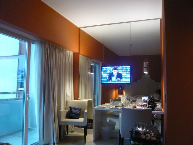 アムステルダムとリスボンの時差は１時間。<br />ホテル到着は真夜中１２時ごろ。<br />長い一日でした。